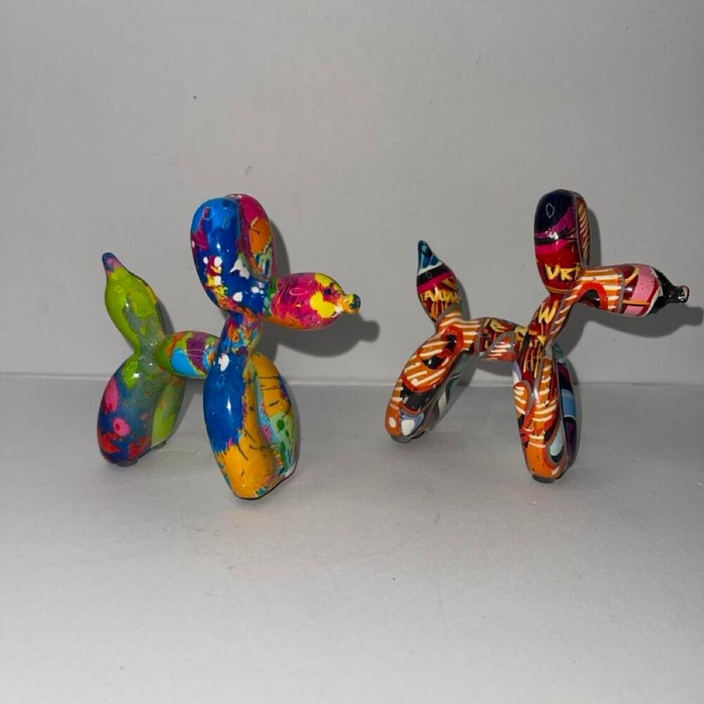 Balloon dog figurines with multicolored